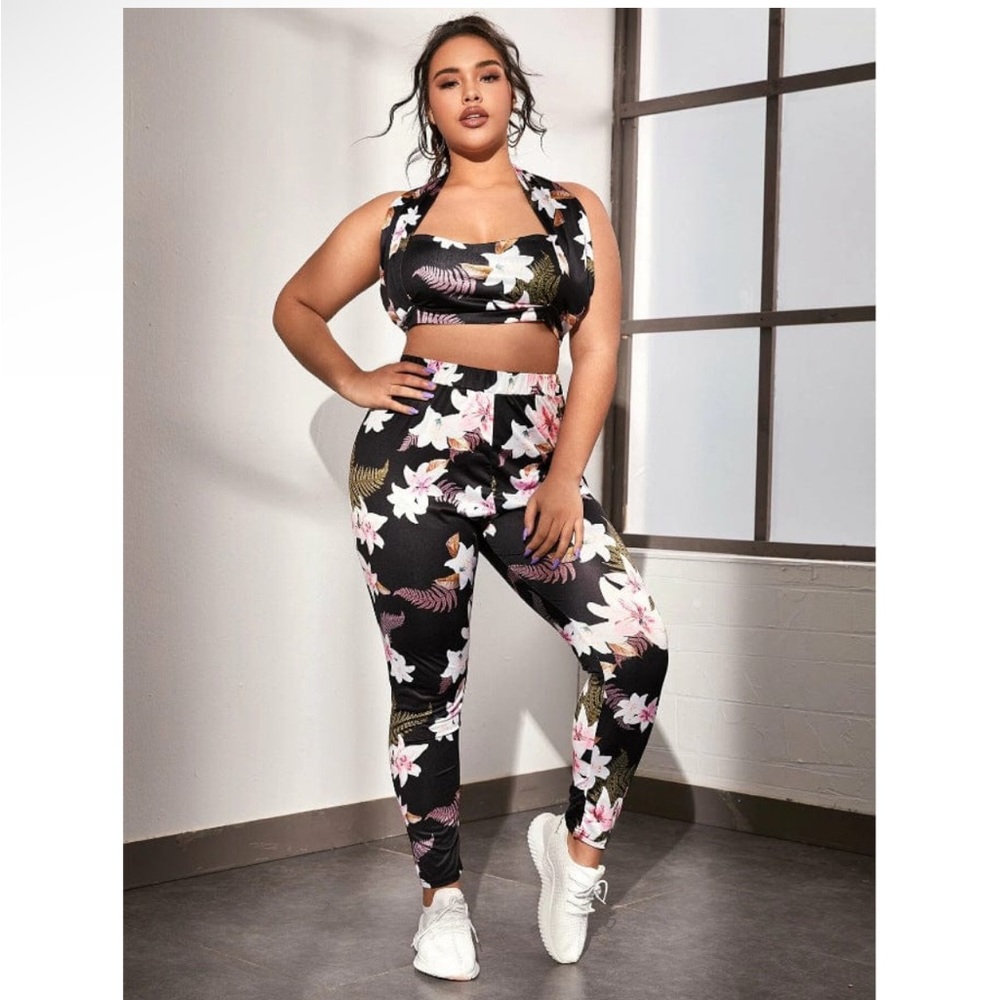 Floral Sports bra & Leggings Two Piece Set! 🌸